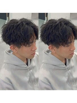 ブライト(BRIGHT) センターパートツイストスパイラルパーマ