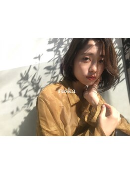 □髪と本気で向き合う、上質な白髪染めで、“大人の美しさ”を年齢とともに変化する髪に、そっと寄り添う。