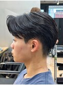 刈り上げセンターパートフェザーパーマブルーブラック八王子