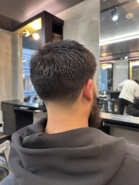 フランクスバーバーリザーブ 人形町店(FRANK’S BARBER RESERVE) メンズテーパーフェードM