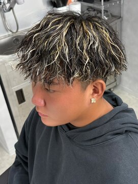 エルマーク 京都駅前(L-MARK) ハイライト/メッシュ/ツイストパーマ/ツーブロック/メンズ