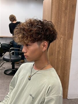 リッチブランドアンドコー(Rich Brand&Co) スペインカール ハイライトカラー　メンズカット　メンズパーマ