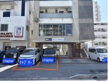 チャプター 那覇店(chapter)の雰囲気（駐車場はオレンジの枠がご利用可能です。満席時はTELください☆）