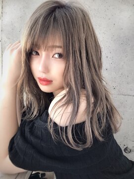 アフロート ルヴア(AFLOAT RUVUA) 卓越したデザインカラーで無造作カールが可愛いあざとスタイル☆