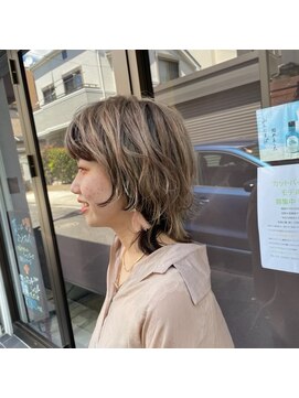 テラ 八幡山(TERRA) ミルクティーベージュ×マッシュウルフ