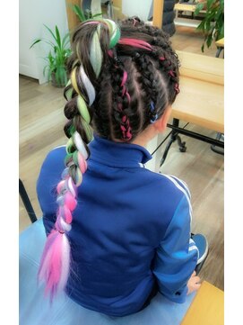 ヘアー デザイン アトリエ ニゴ(hair desing atelier 25) レインボー☆コーンロウ☆三つ編みポニー