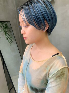 テトヘアー(teto hair) ハンサムショート、水色カラー、ブルーカラー、グラデーション