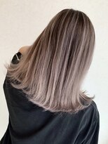 リード バイ ラグーン(LEAD by LAGOON)&nbsp;ホワイトミルクティーベージュケアブリーチインナーイヤリング