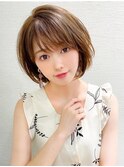 ミディアムウルフひし形シルエットボブホワイトグレージュ
