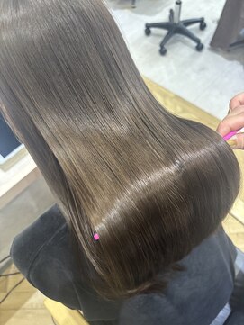 ジーナ 福岡天神(Zina) 艶髪/美髪/髪質改善【Zina福岡天神】