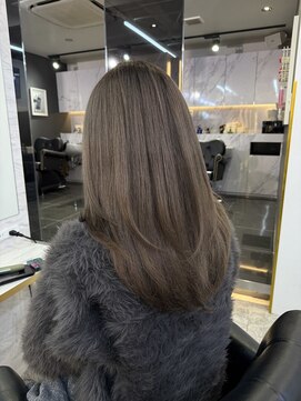 ラピス 千葉(Lapis) グレージュカラー×レイヤーカット