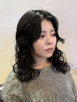 アメリ バイ アピッシュ(Amelie by apish)&nbsp;コテ巻き風パーマ韓国風パーマミディアムパーマ前髪パーマ