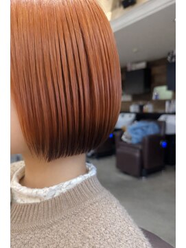 ホーミー(Homie) 「冬の街に映える。アプリコットオレンジ」