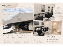 アンダーバー(UNDRvr)の雰囲気(駐車場18台完備!広くて大きな車やトラックでも来店頂けます。)