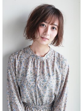 エヌ(N) ゆるやかカールボブ