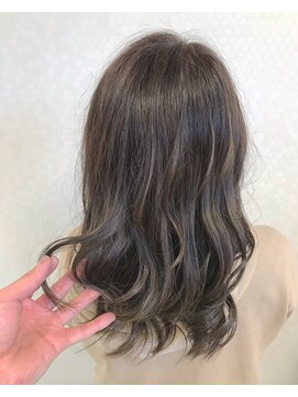 ヘアーアンドメイク ドレス(DRESS) アッシュグレージュ