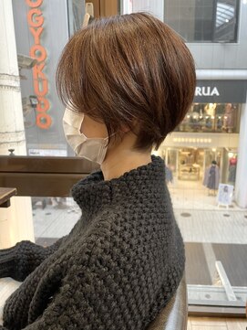 ギフト ヘアー サロン(gift hair salon) 【前髪の流れるショート】