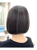 アゴ下ボブ/大人ボブ/重めボブ/横顔美人/ハイライト