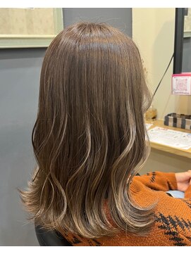 アルター(aL ter) やわらかベージュ×ハイライトカラー