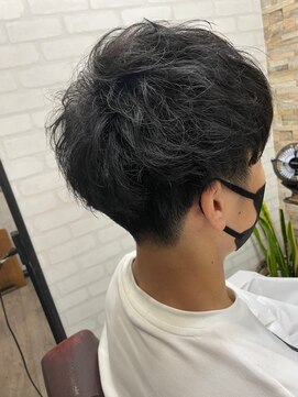 ハサミバイアトリエナガノ 千葉(8sami by atelier nagano) MEN’SHAIR ウルフ アッシュブラックカルマパーマベリーショート