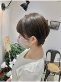 後頭部のシルエットが◎耳掛けショートボブ