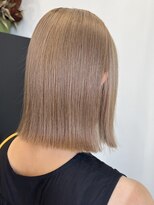 ジャイロヘア(gyro hair)&nbsp;ハイトーン×切りっぱなしボブ