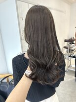 ヘアデザイン ソラ(Sola) 大人可愛いオリーブブラウン暗髪アッシュ ウェーブロング