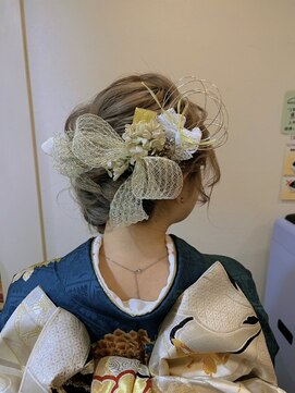 ファレ(Phalae) 成人式　振袖ヘア　サイドの編みおろし