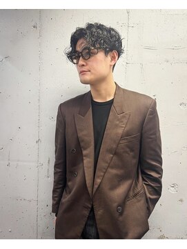 タロ(TALO) 【TALO】センターパート×強めスパイラル