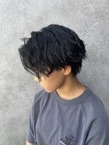 プラスイズム(PLUSISM)&nbsp;センターパートツイストスパイラルパーマ