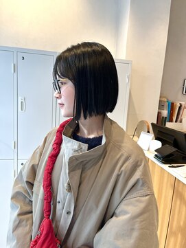 フィーカ(fika) ぷつっとミニボブ×オリーブグレージュ