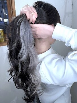 ブレイズヘアー(BLAZEhair) 【他店修正】インナーホワイトシルバー×ブリーチ３回