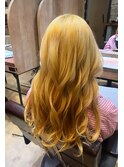 金髪ハイトーンカラー