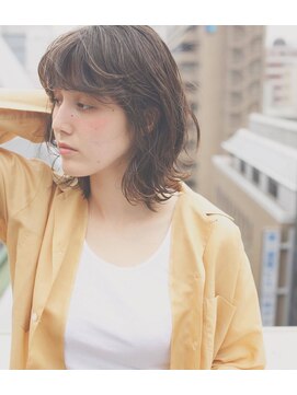 ランド(Land.) ショートボブ/ニュアンスカラー/センターパート/ツヤ感スタイル
