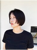シンプルボブにカッコ可愛い顔前レイヤー
