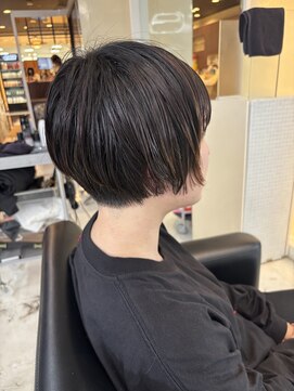 シャンプーボーイエイムス(SHAMPOO BOY aims) 刈り上げ前下がりショート