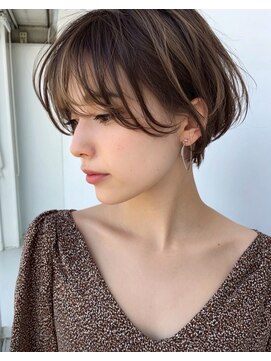 ハーツ(Heart's) ミセスショート×白髪ぼかしカラー３０代４０代５０代６０代