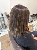 白髪ぼかしハイライト＋ふんわりレイヤーカット
