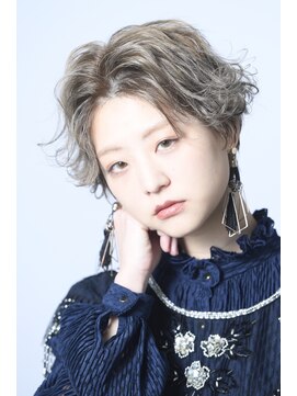 ヘアーアイスカルテット(HAIR ICI QUARTET) ブリーチ ブルージュ ショート