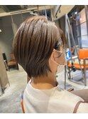 京都ensue◇艶カラーミルクティーベージュ 耳かけショート◇中島