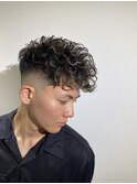 外国人風ダウンバングフェードパーマ