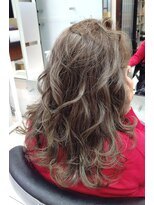 ヘアースタジオ ジェイワン(hair studio J ONE) お勧めベージュ　白髪染めブリーチオンカラー、脱白髪染め