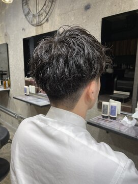 ライズ 綾瀬店(RISE) ゆるっと縦落ちの動きが大人っぽい！ゆるめスパイラルパーマ！