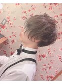 ミルクティーベージュ×シアーグレージュのメンズヘア