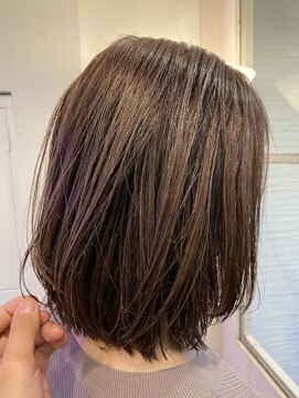 ヘアーエポック(hair epoque) 大人かわいいミルクティーブラウン 前下がりボブハイライト