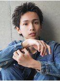 スーツ短髪ツーブロック束感モテる黒髪シークレットパーマ流行