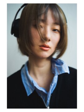 ヤー(YA) ベージュボブ