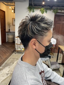 ヴースヘアデザイン(vou's hair design) ハイライトショート