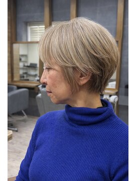 ジゼルアライ(gisele arai) 白髪ぼかしショート（白髪染めなし）