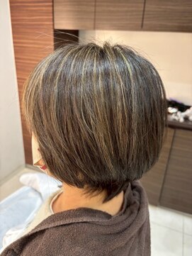 ブルーテーフ(Bleu Terre) 盛岡【白髪ぼかしハイライトボブ】レイヤースタイルお任せ下さい